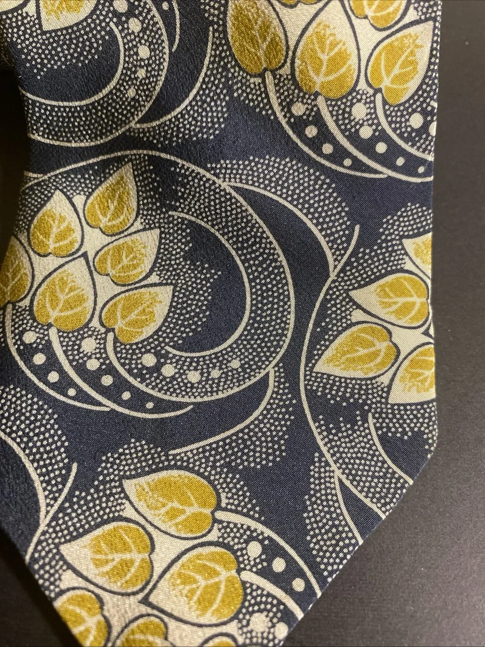 Emporio Armani Necktie 100% Silk Hand Made Floral Italy Jacquard
